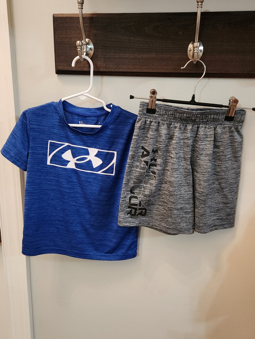 Under Armour Performance Shirt & Short Set Size 5
